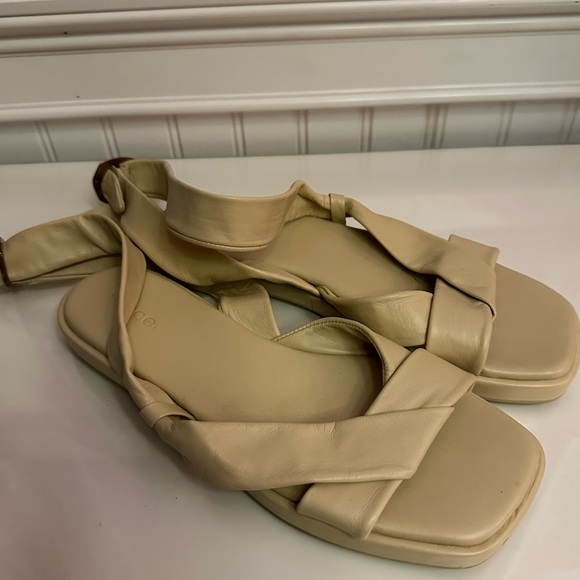 Vince Cream Reza Sandal - Picture 3 of 4